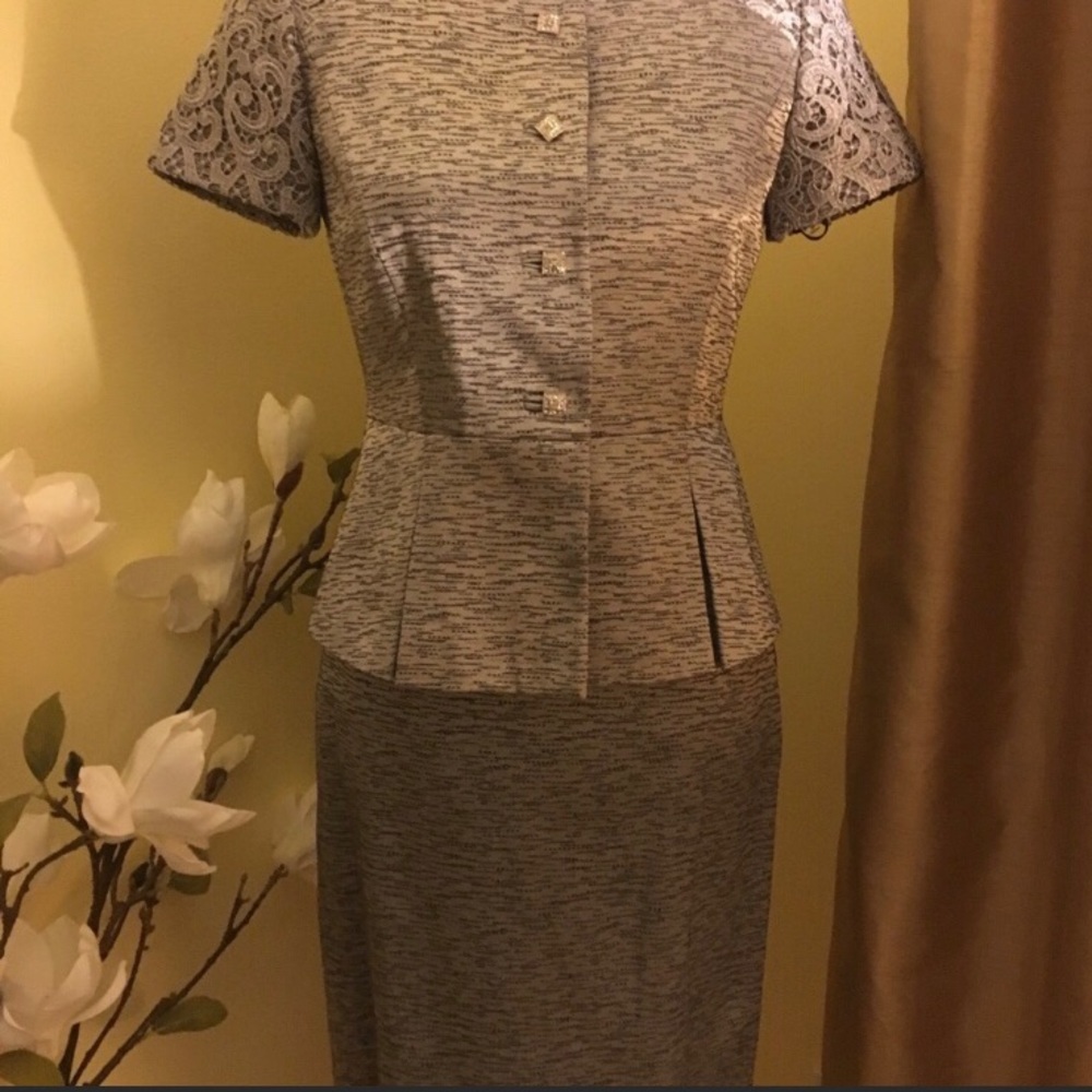 Tahari Suit 2p